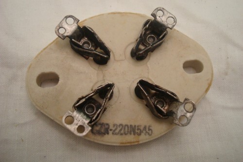 TWO UX4 4 PIN EF JOHNSON OF USA PORCELAIN VINTAGE VALVE SOCKETS, FINEST QUALITY - Picture 4 of 4