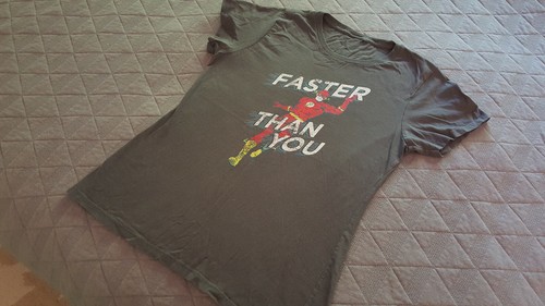 The FLASH T Shirt Faster Than You Womens Small DC Comics EUC Gray INV2639 - Picture 4 of 7