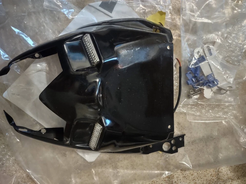 Hotbodies Racing SPORTBIKE SBK ZX6R Gloss Black ABS Undertail Built-In LED NINJA - Image 4 of 4