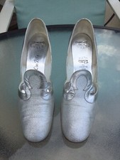 Vintage 1960s De Liso Debs women's silver metallic leather shoes, size 8.5 S