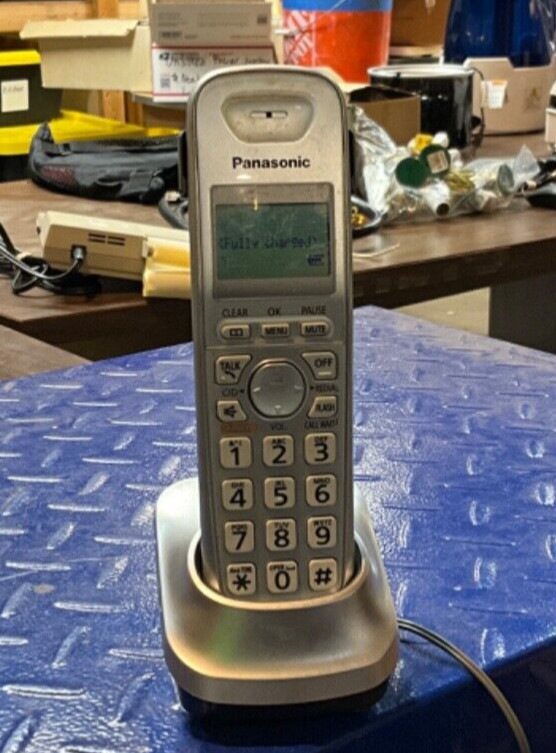 Panasonic KXTGA402 Cordless Phone Handset + Panasonic PNLC1010 Base