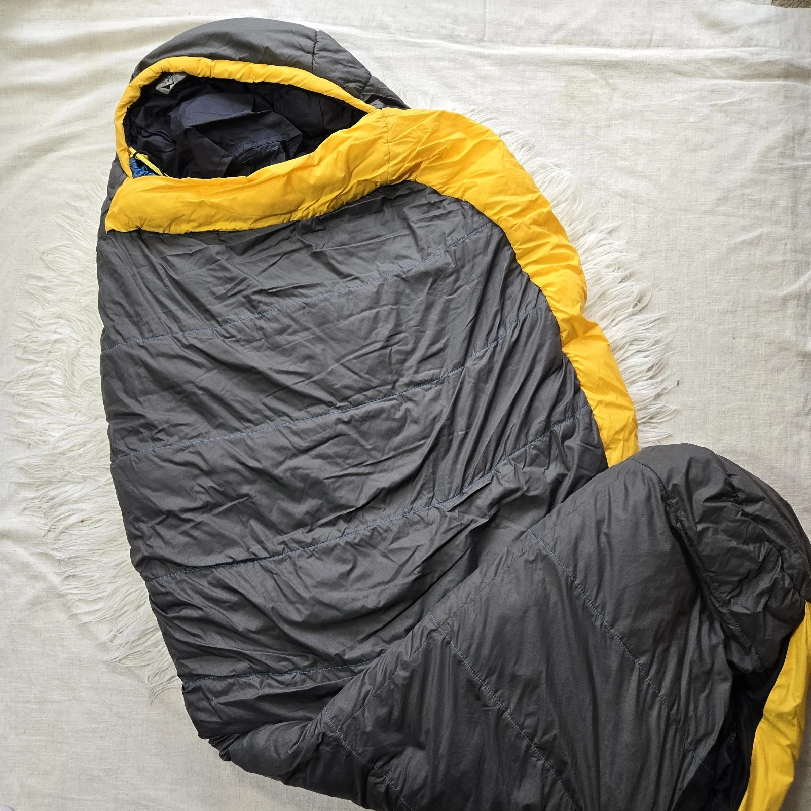 Vintage THE NORTH FACE Cat's Walk 72" LONG 20° Zip Mummy Sleeping Bag Polarguard