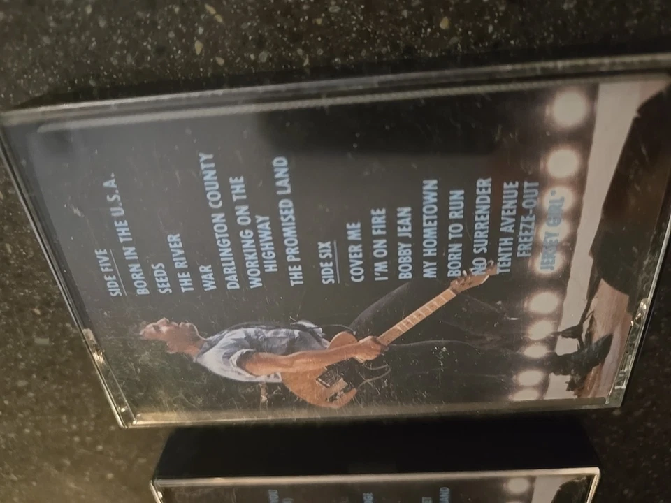 Cassette 3 Tape Set BRUCE SPRINGSTEEN and THE E STREET BAND Live 1975-1985 - Image 4 of 4