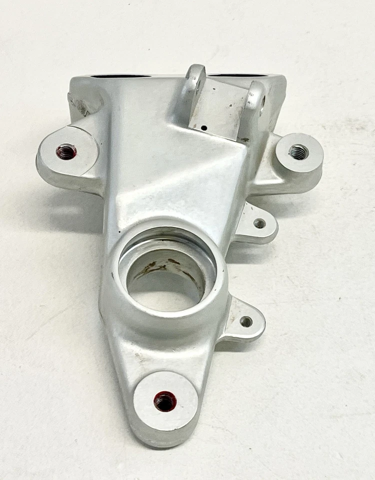 Soporte reposapiés izquierdo Ducati Multistrada 1000DS Hypermotard 796 1100 82410721A Foto 4 de 4