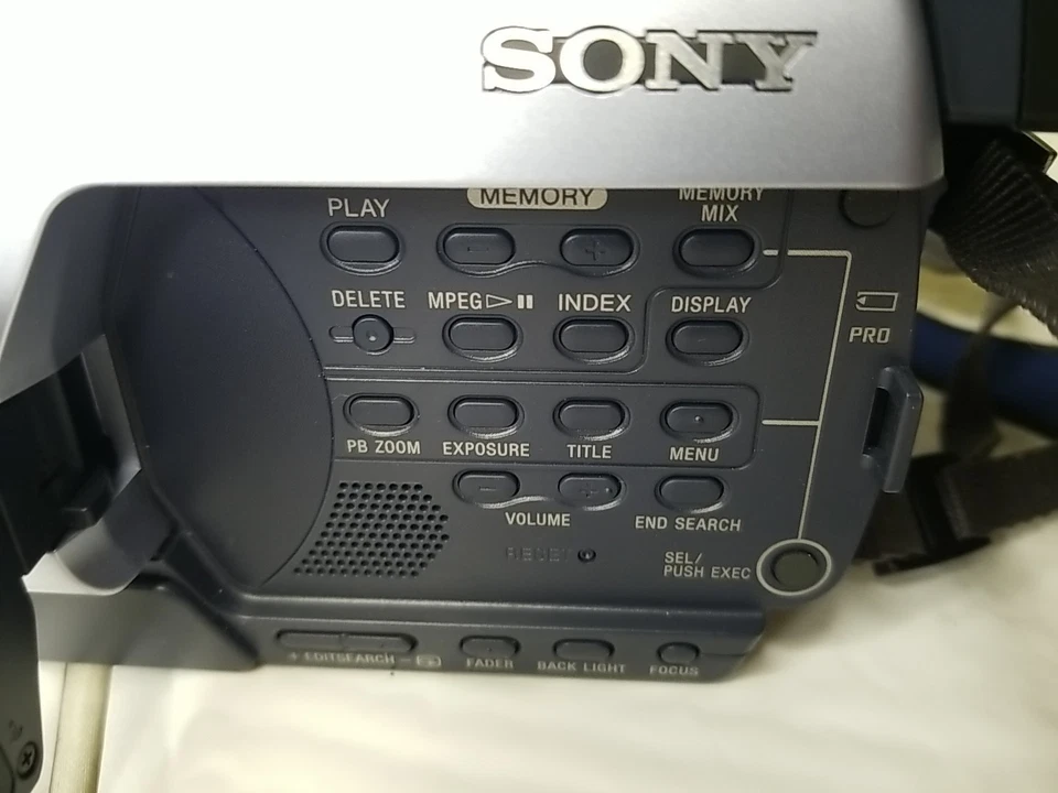 Sony DCR-TRV350 Handycam W/battery Memory Card Digital8/Hi8/Video8 W Bag - Image 3 of 4
