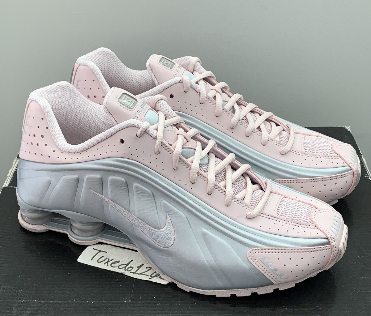 New! Women's Nike Shox R4 sz11 Barely Rose/Metallic Platinum tl