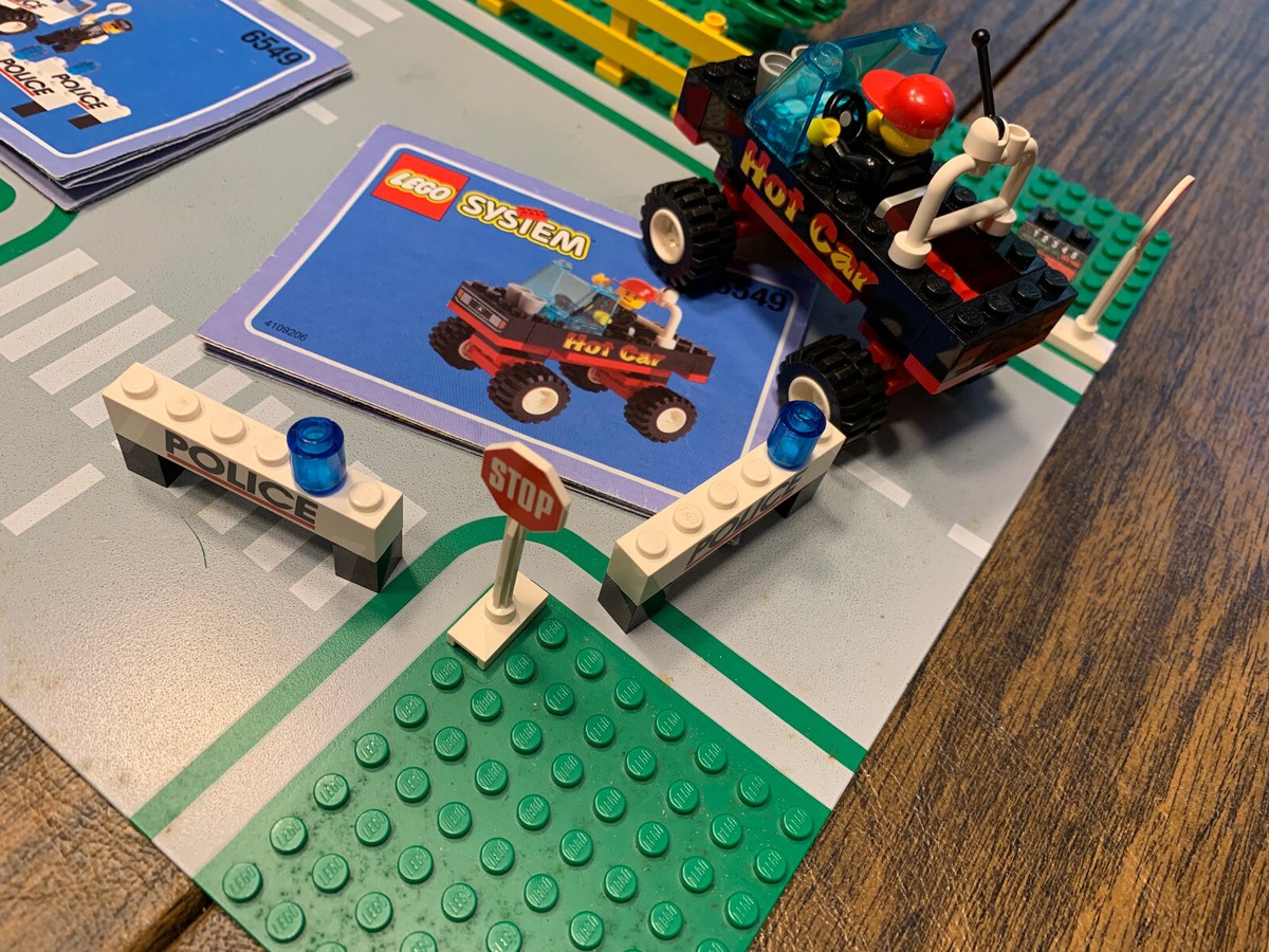 LEGO Set 6549 Roadblock Runners Town Scene 1997 Complete w