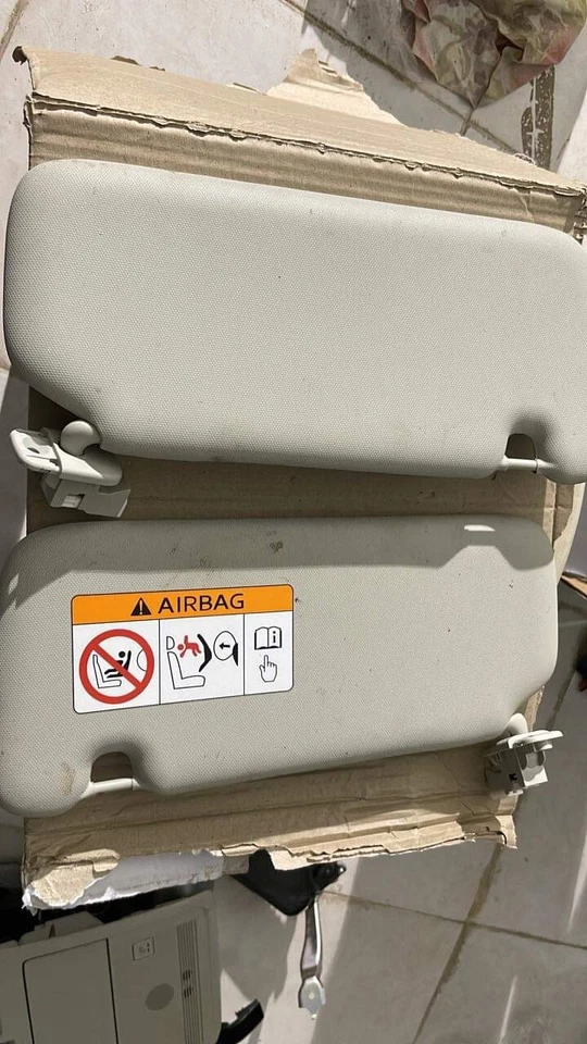 Juego parasoles delanteros derecho e izquierdo Mazda 3 2020 2023 OEM Foto 3 de 4