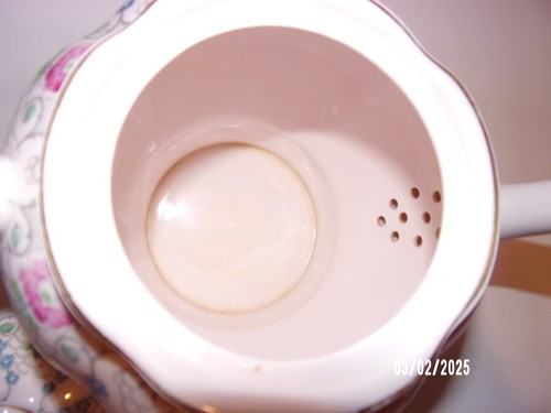 Tea Pot - Picture 2 of 4