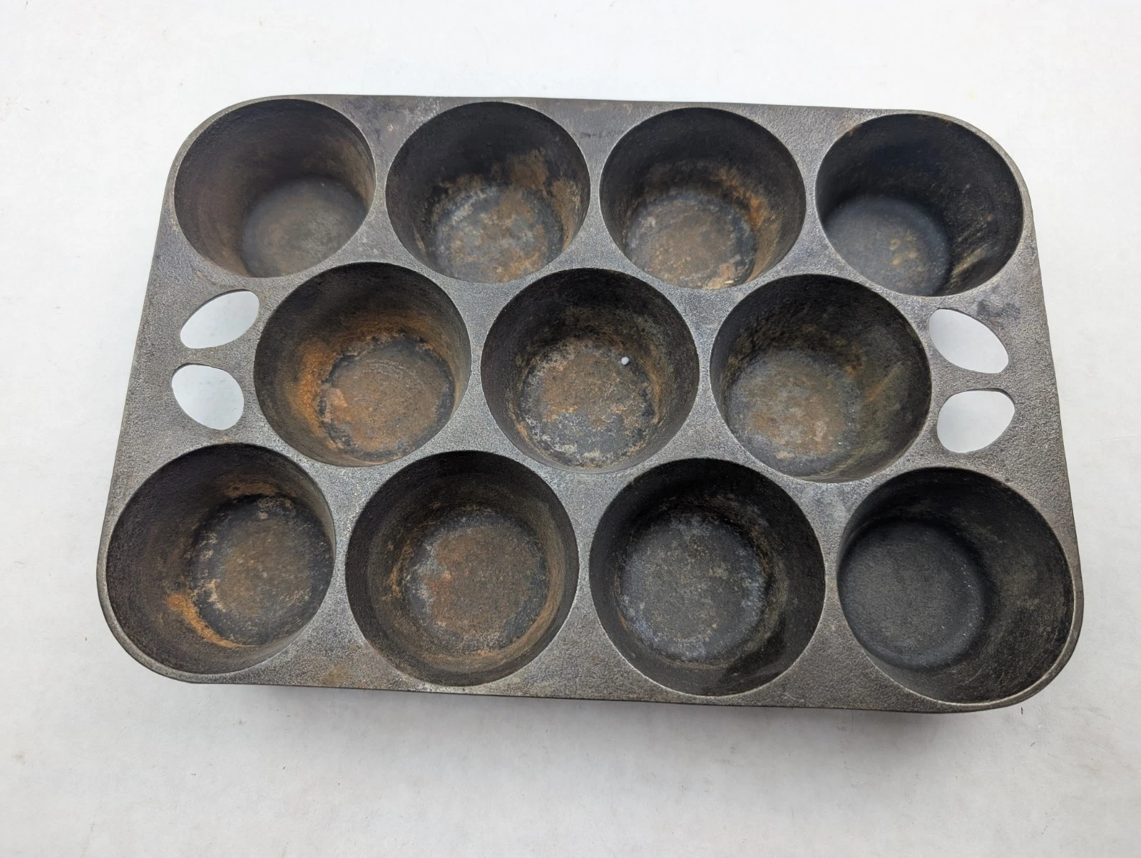 Griswold 949 B No. 10 Cast Iron Muffin Popover Pan 11 Cup Erie PA USA