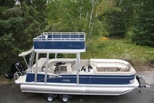 New-2585 25 ft Funship pontoon boat with new 150 Mercury and Trailer