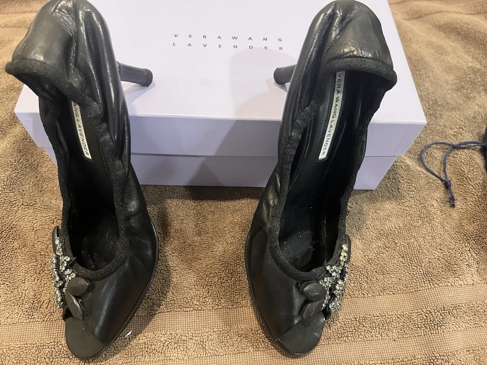 Vera Wang Lavender Women’s Black Leather Shoes – Embellished Flower – Size 38.5 - Image 2 of 4