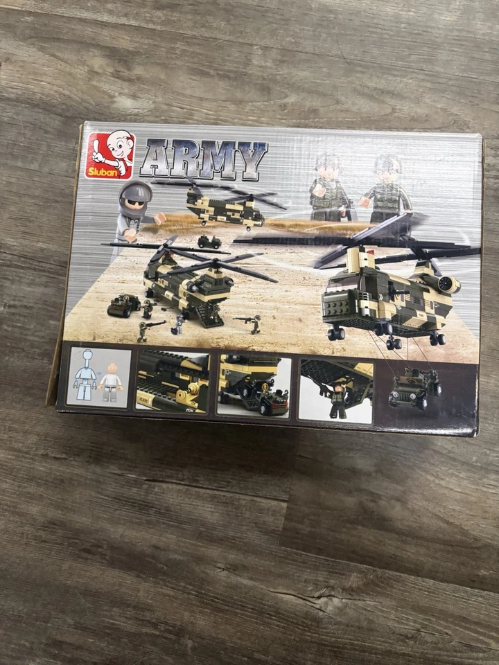 Sluban M38-B0508 Army Military Transport Helicopter 520 Pcs BRAND NEW SEALED - Image 2 of 4