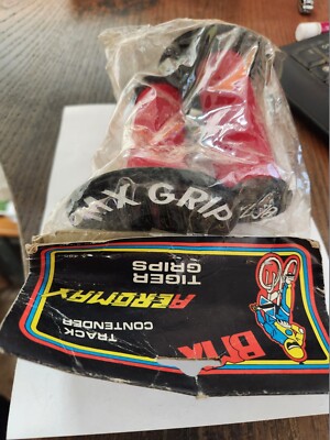 NOS Aeromax Tiger MX BMX Red / Black Oval Flange Old School Foam BMX Grips