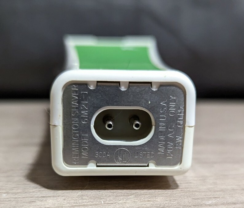 Vintage Lady Remington Smooth And Silky Electric Shaver Model 6M2L1