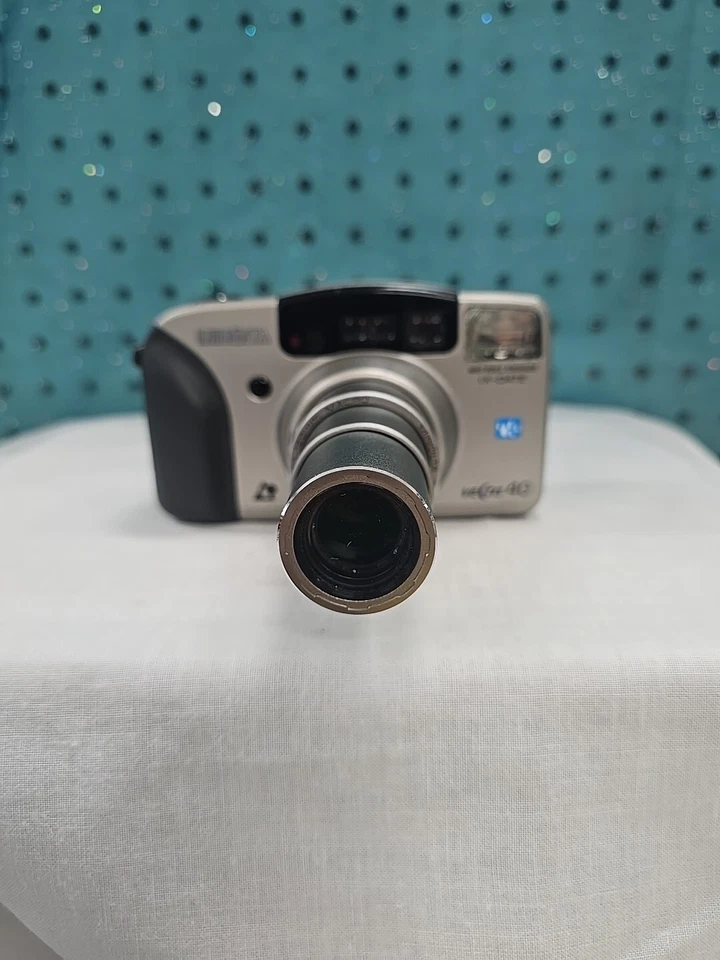 Фотоаппарат винтажный Minolta Vectis 40 Point And Shoot 1997, новые аккумуляторы, работает - Изображение 3 из 4