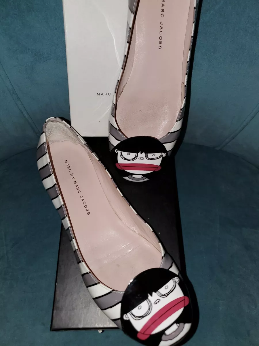 Marc by marc jacobs cartoon girl gray white patent leather shoes 7.5