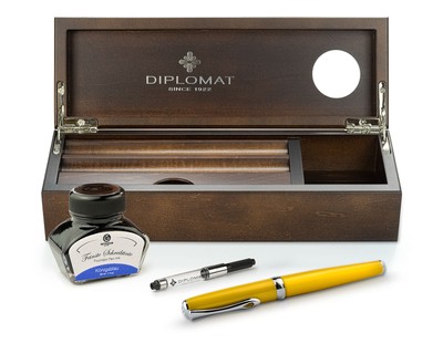 Füllhalter Diplomat Excellence A2 Gelb mit Füllertinte u. Etui aus Holz (Wenge)
