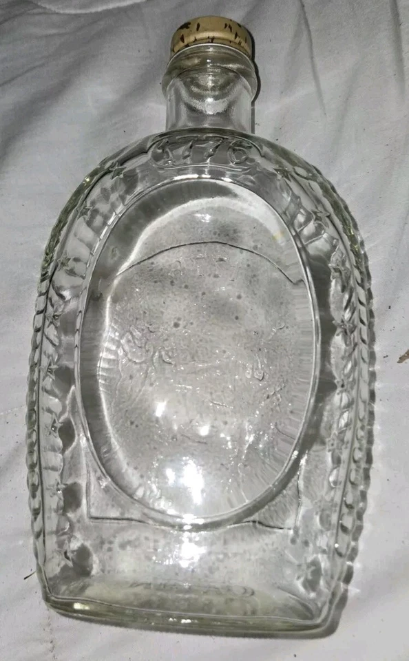 Vintage Log Cabin Syrup Glass USA Patriot 1776 Embossed Bicentennial Bottle  - Image 4 of 4