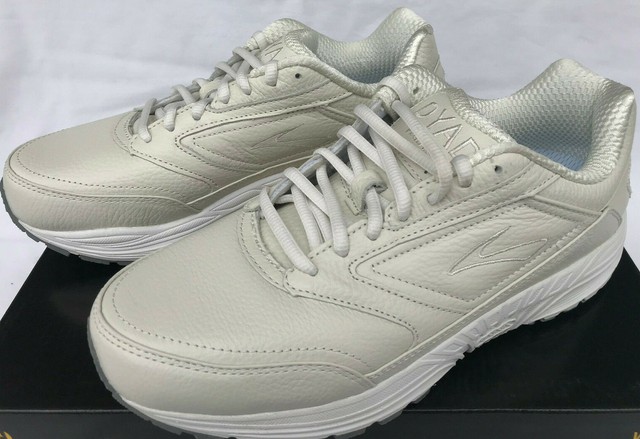 brooks dyad walking shoes