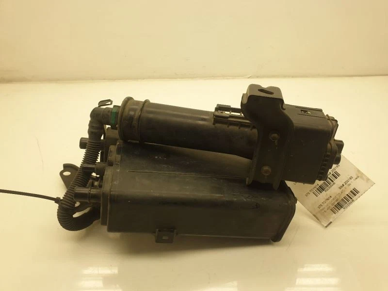 Toyota Prius V 2014 1,8 L 4 cilindros montaje de bote de vapor de combustible  Foto 3 de 4