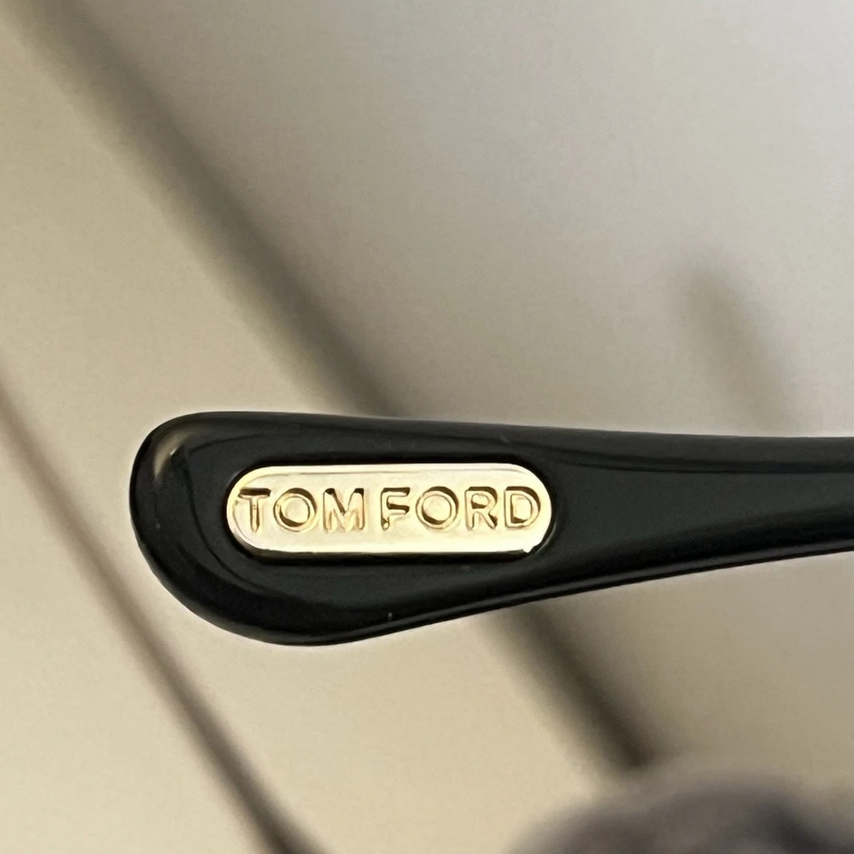 Gafas de sol TOM FORD negras ojo de gato metal marco dorado aviadores Foto 4 de 4