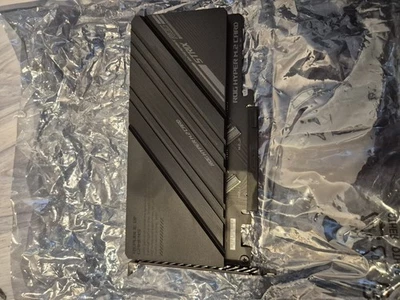 ASUS ROG HYPER M.2 Dual Port NVMe M.2 PCIe Adapter Card. Neuve - Photo 1/3
