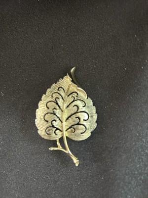 Vintage Gold Tone Leaf Brooch Open Work Filigree Scroll Textured Pin 2.5 