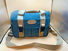 1990s Quantaray Padded Camera Bag Green/Tag w/ Shoulder Strap