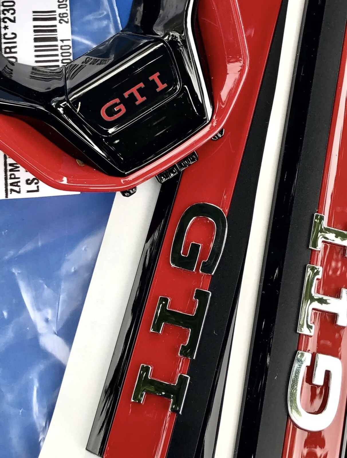 Badge original VW pour Golf VIII insert de volant GTI aux finitions premium