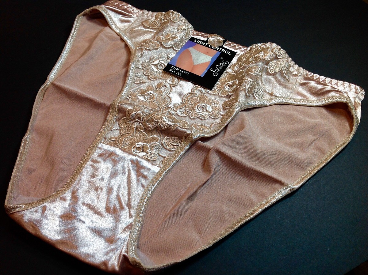 Women Panties,BikinisEva CervantesSize XL. RedCarmine Satin