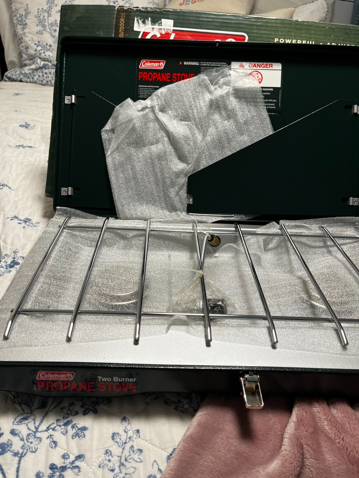 Coleman PerfectFlow 2Burner Propane Camp Stove / 20.000 BTU *NEW in