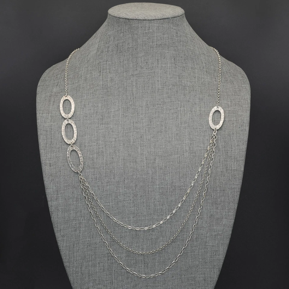 Collar de cadena en capas largas eslabones ovalados martillados de ley Silpada retirado N1720