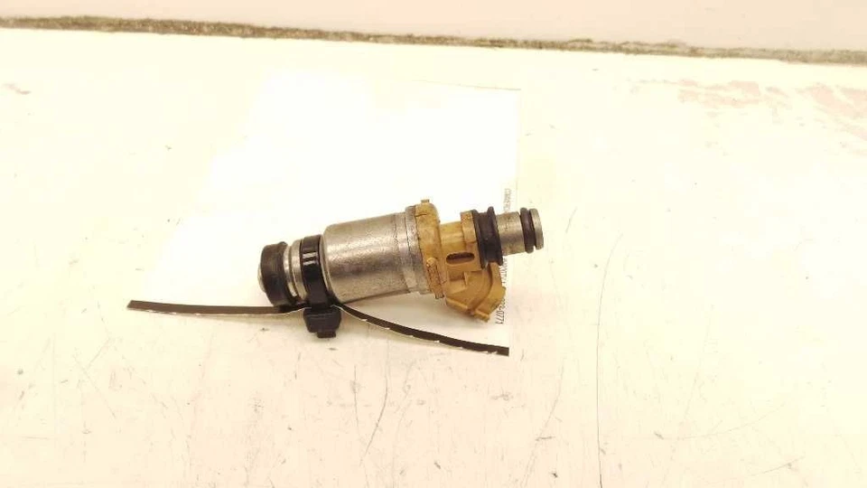 93-97 TOYOTA COROLLA 1,6 Л ТОПЛИВНАЯ ФОРСУНКА - Изображение 2 из 4