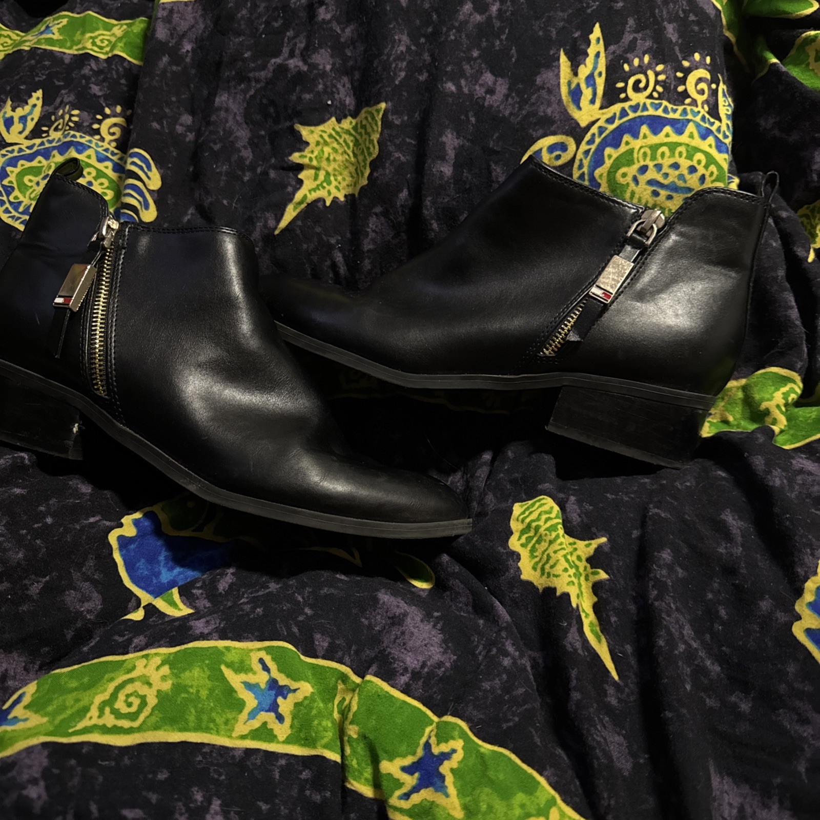Tommy Hilfiger Women's Leather Shoes Size 8M Black Ankle Boots Side Zip