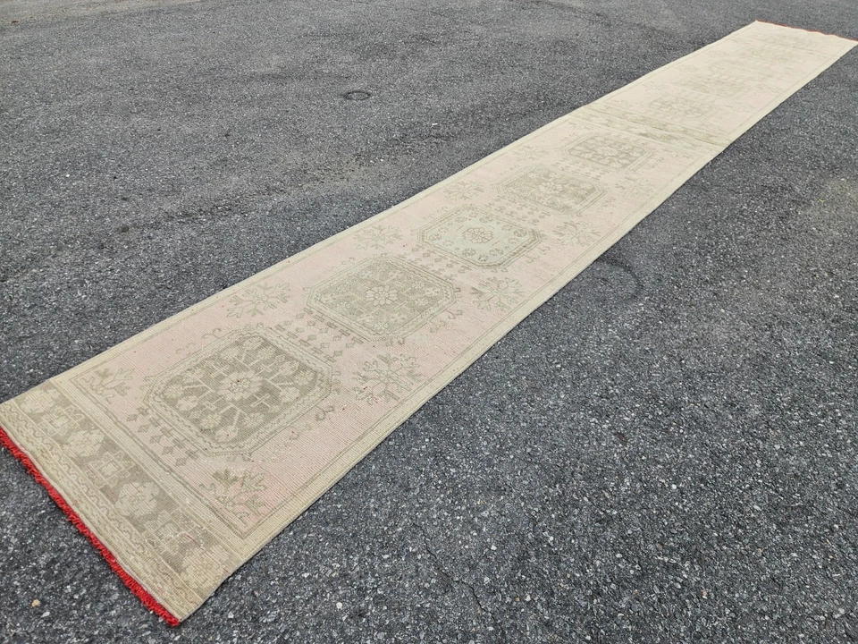 Alfombra de corredor de pasillo turca hecha a mano vintage extra larga rosa 3x23, 39"x285" Foto 2 de 4