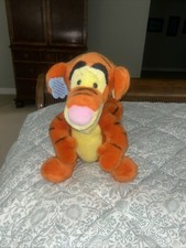 Disney 13" Tigger Talking/ Shaking Plush Battery Operated Stuffed Animal