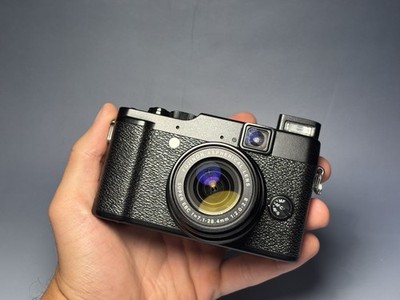 Fujifilm FinePix X Series X10 12.0MP Digitalkamera - Schwarz