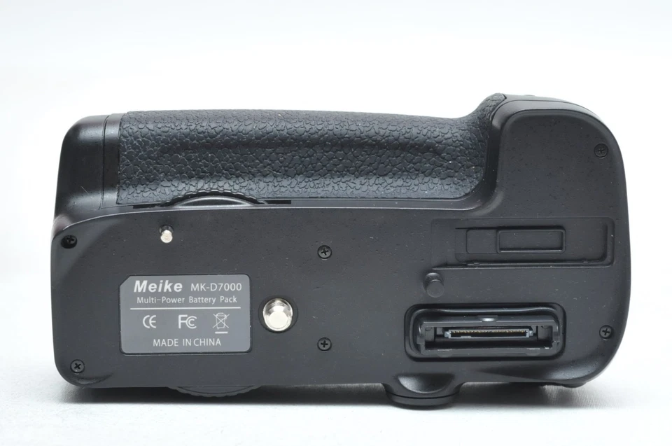 Meike MK-D7000 Battery Grip for Nikon D7000 - Image 2 of 2