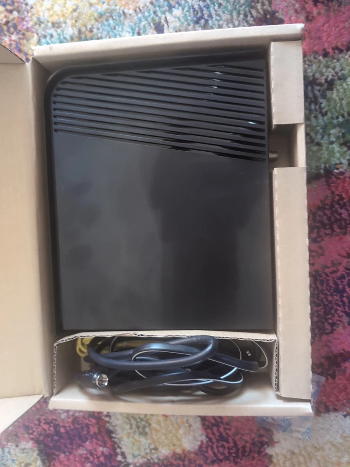 Cable módem inalámbrico Wi-Fi 802.11ac ARRIS DG3270 Docsis 3.0 con cable y cable Cat5 Foto 3 de 4