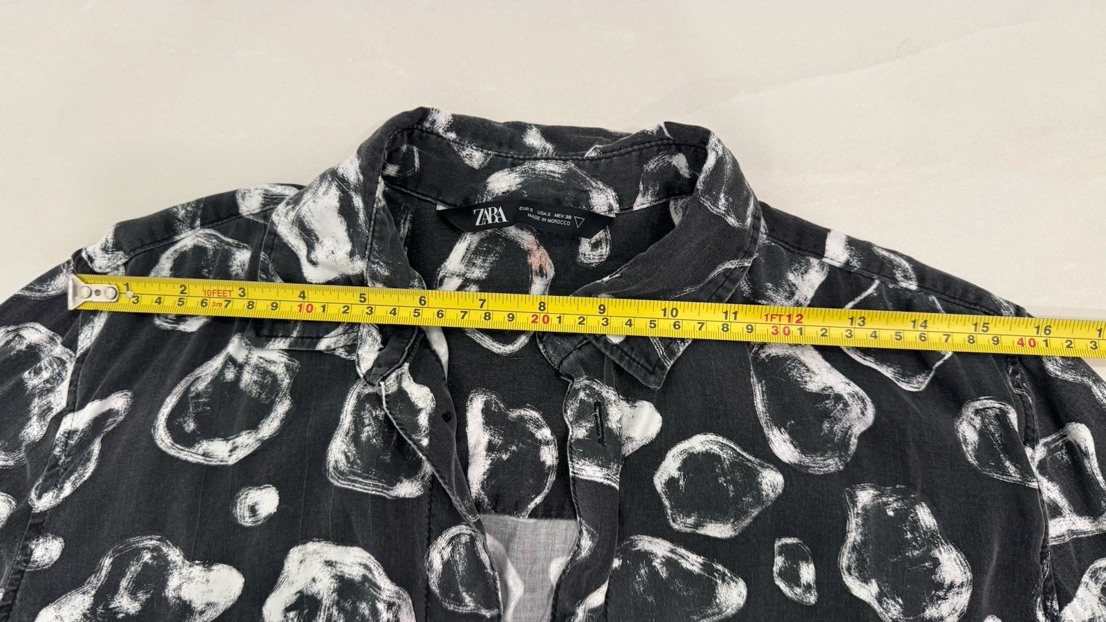 Zara Men’s Button Down Shirt Size S Black White Abstract Print Long Sleeve image 5