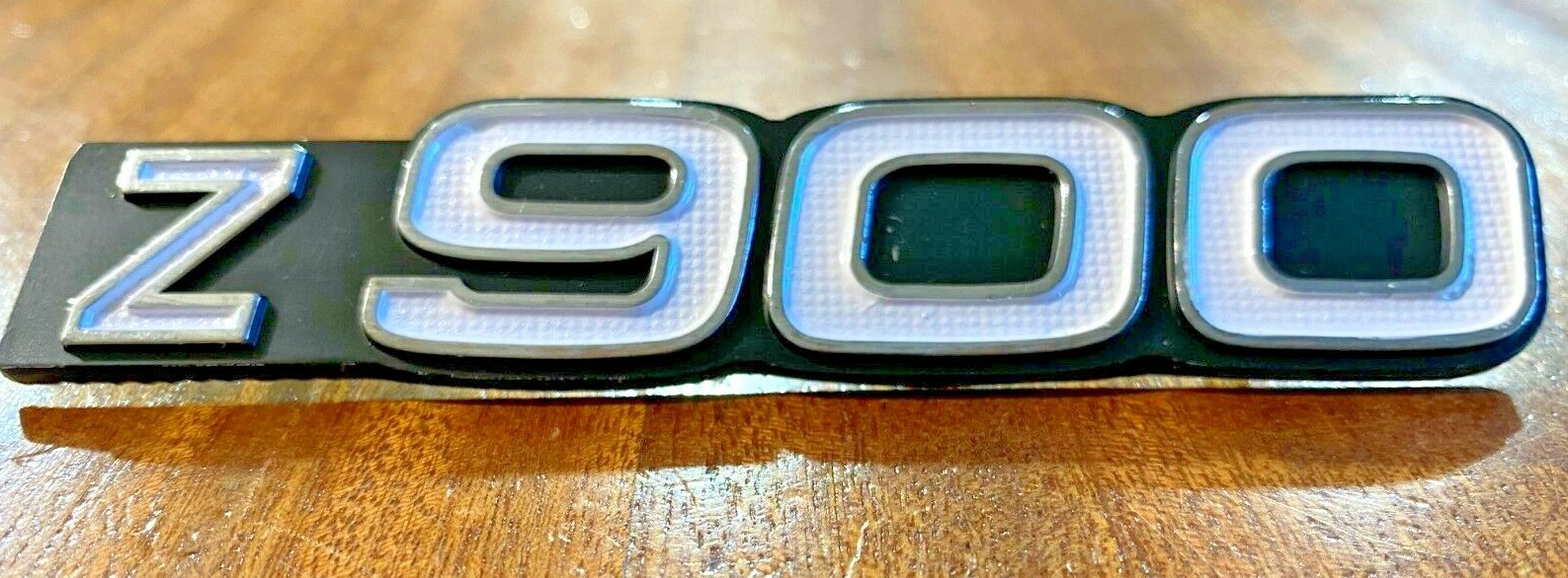 Sigle de cache latéral pour KAWASAKI Z900 emblème d'origine noir
