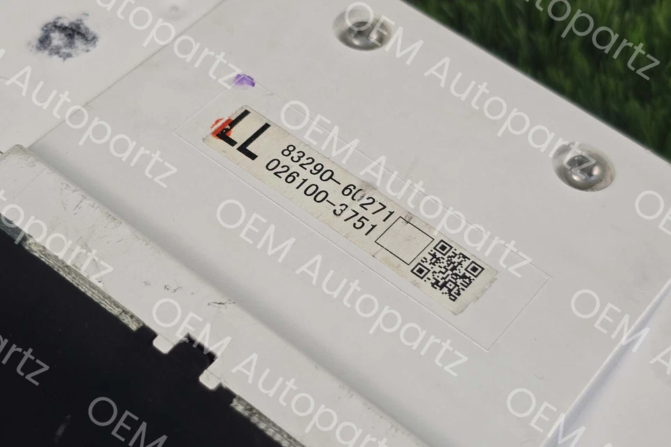 Lexus GX470 2003-2009 Reloj Pantalla Información Display 83290-60271 OEM Usado Foto 2 de 4