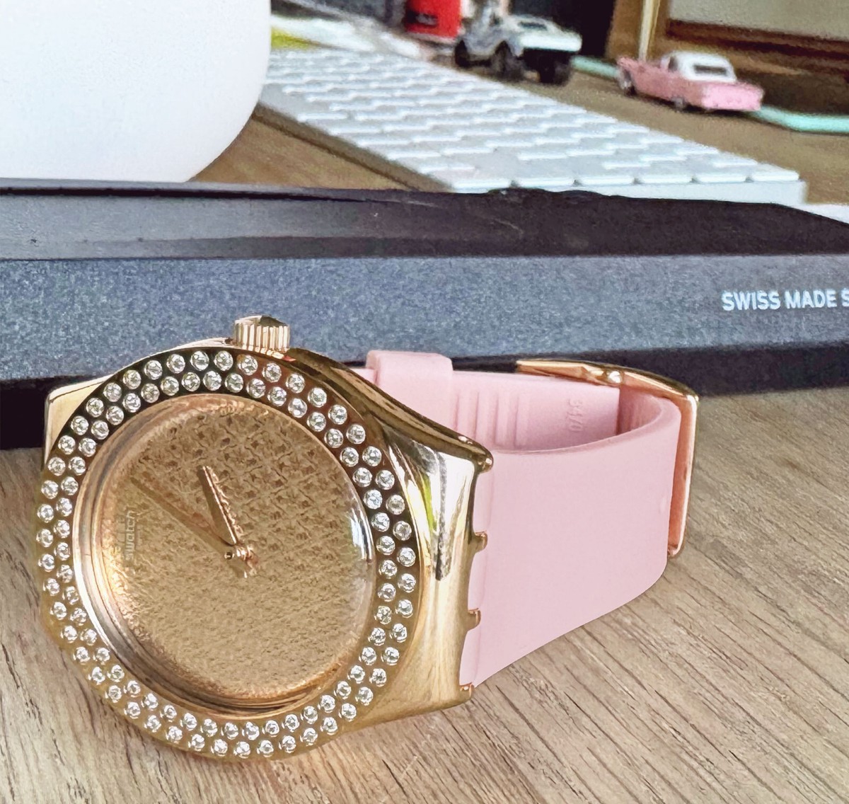 Swatch ladies watch crystals, SS finish, silicone band, Swiss made Swatch Swiss Ladies Yellow Gold Tone Stretch Band Watch 6746  main image 4