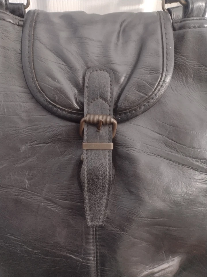 Bolso de mano vintage años 80 Capezio cuero solapa negro motociclista retro cierre LEER Foto 4 de 4