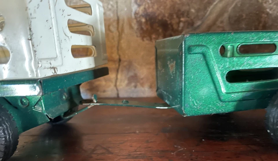 Remolque camioneta pickup Nylint Farms de colección plataforma de estacas acero prensado verde años 70 Foto 2 de 4