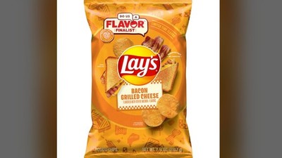 Lays Potato Chips Bacon Grilled Cheese Flavored Snack Chips, 7.75 Ounce 1 Bag