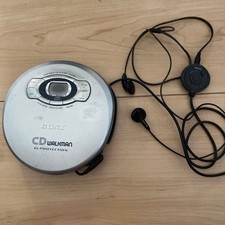 JUNK Sony D-E660 CD Walkman Portable Player Silver For Parts or Repair
