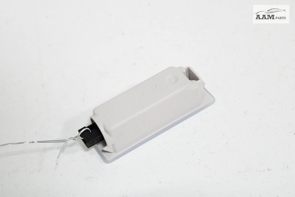 BMW 335I XDRIVE 328I F30 2011-2018 luz de puerta del lado del pasajero delantero derecho OEM Foto 4 de 4