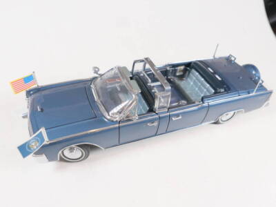 Yatming Diecast Metal 1961 Lincoln X-100 President Kennedy 1:24 